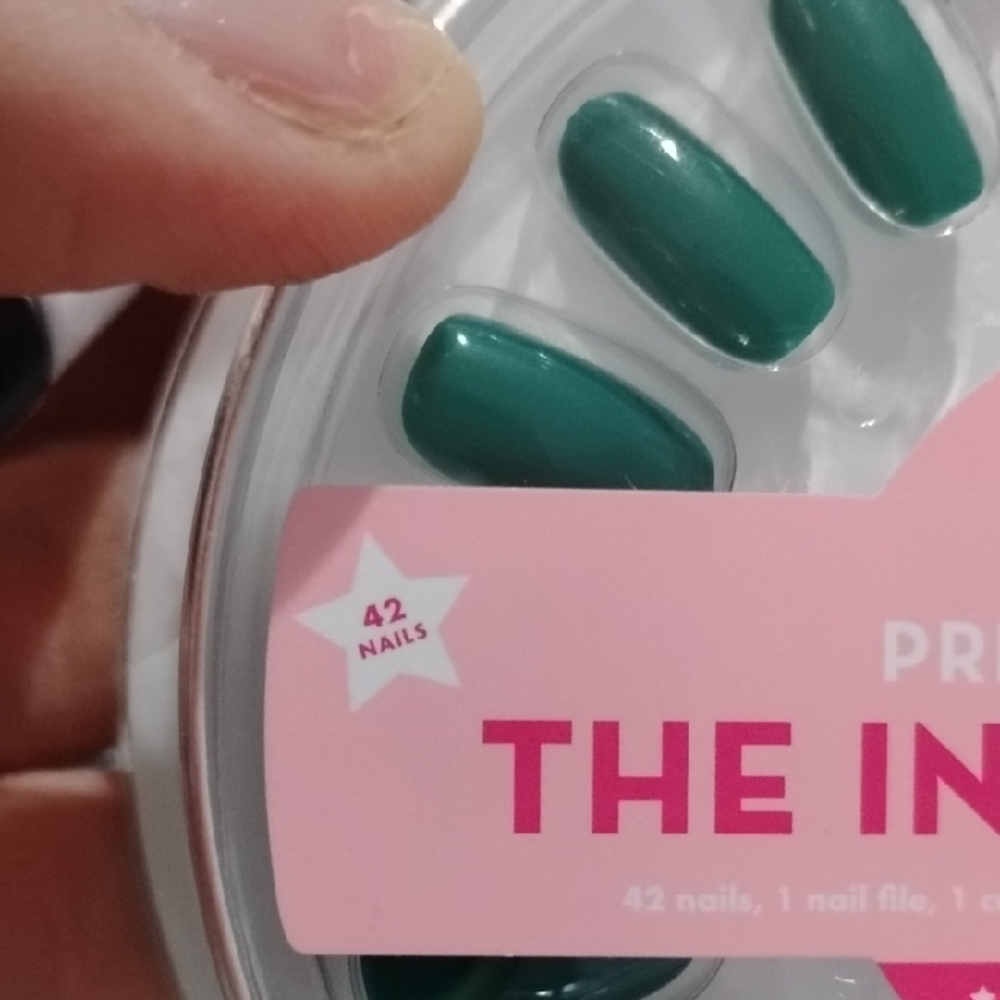 Green Press-On Nails 5/$20 - Picture 3 of 4